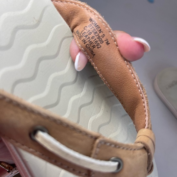 Sperry Leather Sandal with lacing detail - Picture 3 of 5